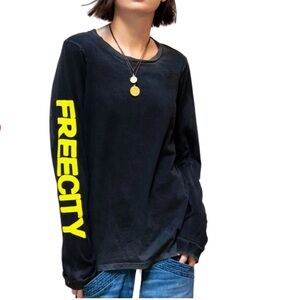 Free City ArtistsWanted SuperVintage LongSleeve T - S